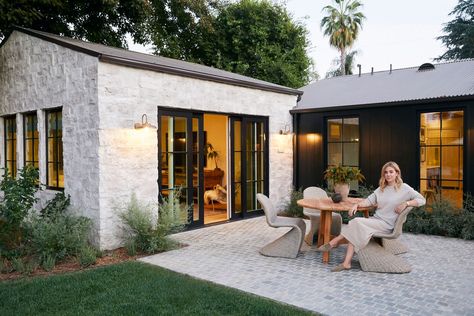 Woodland Hills California, Amber Lewis, Interiors Online, Stone Siding, Casa Exterior, Woodland Hills, Amber Interiors, California Homes, Architectural Digest