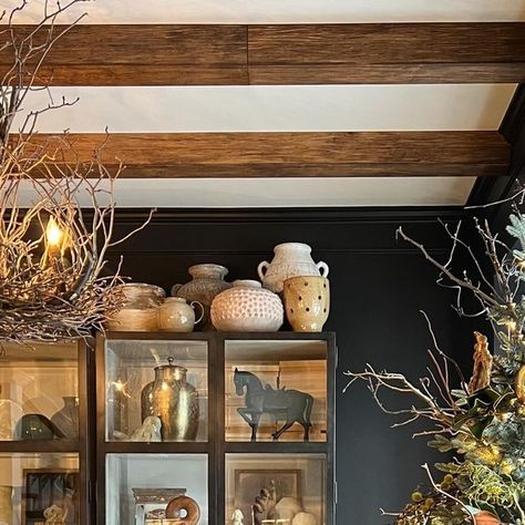 Haneen Matt on Instagram: "Small vintage mirrors for the win! I love this tree🖤 //Sources➡️https://liketk.it/4qSnM" Haneen Matt, Vintage Mirrors, Remodel Ideas, Home Remodeling, Love This, I Love, Mirror, Christmas, On Instagram