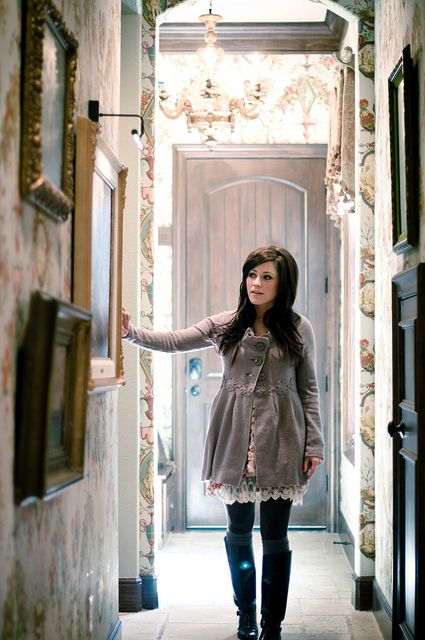 role model - everyone needs one . I adore Kari Jobe :) Kari Jobe Style, Kari Jobe, Fashion Designer Clothes, Chris Tomlin, Sara Bareilles, Florence Welch, Pentatonix, Emma Stone, Fashion Sense