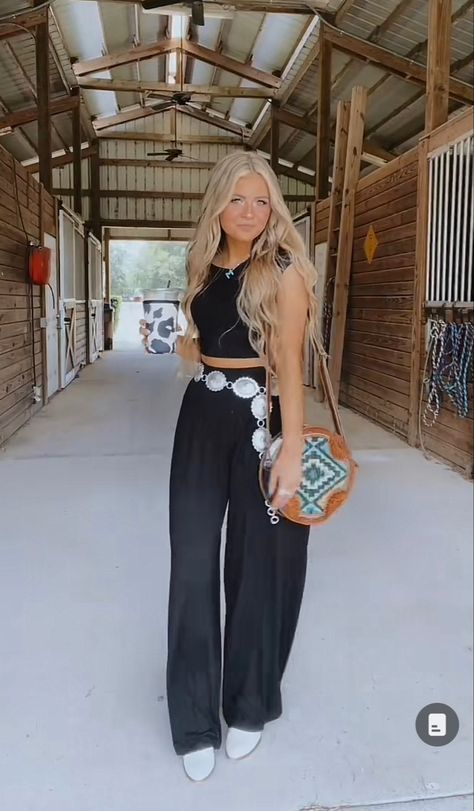 Black Pants Western Outfit, Western Boho Casual Outfits, Dressy Western Outfits Women Stylish, Country Attire For Women, Dark Western Aesthetic Clothes, Nfr Dresses, Fancy Western Outfits Dresses, Western Banquet Outfit, Western Outfits Women Classy