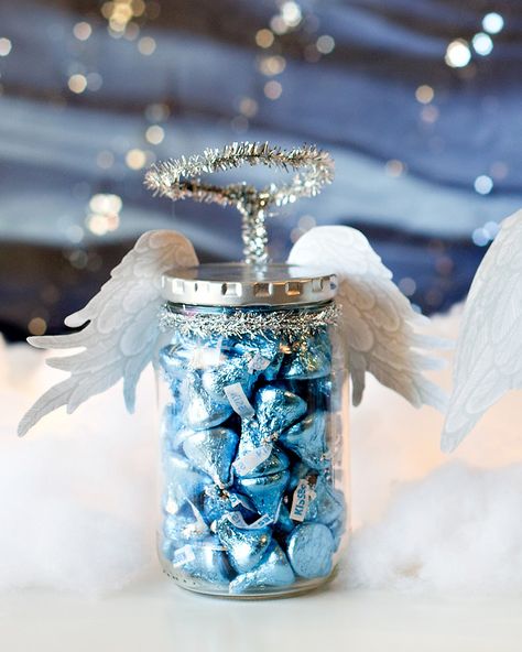 DIY Angel Holiday Gift Jars + Printable Tags // Hostess with the Mostess® Angel Theme Decorations, Angel Gifts Ideas, Mason Jar Printables, Easy Holiday Decorations, Gift Jars, Diy Angels, Angel Theme, Nanny Gifts, Gift Jar