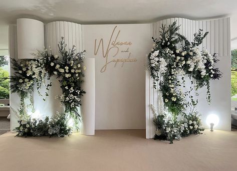 Events Backdrop, Stage Backdrop Design, Dekorasi Wedding, Simple Backdrop, Photo Area, Wedding Stage Backdrop, Wedding Stage Design, Stage Decor, Wedding Planning Decor