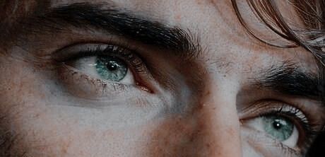 Rose Hathaway, Details Aesthetic, Blue Eyed Men, Character Inspiration Male, Dark Circles Under Eyes, Handsome Guys, Male Eyes, Aesthetic Eyes, Aesthetic Boy