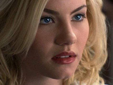 Elisha Cuthbert 2004, Elisha Cuthbert, Claire Danes, Model Outfit, Blonde Hair Looks, Canadian Actresses, Adriana Lima, Girl Next Door, Next Door