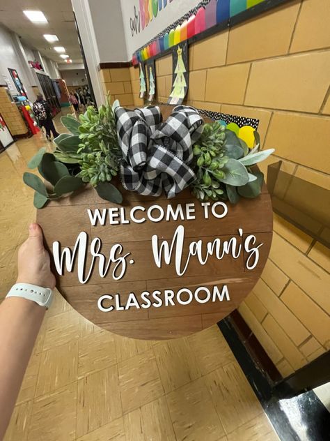 Diy Welcome Sign For Classroom, Diy Classroom Welcome Sign, Class Welcome Sign, Teacher Signs For Classroom Door, Farmhouse Classroom Door Ideas, Welcome Classroom Sign, Teacher Signs For Classroom, Welcome To Classroom Sign, Welcome To Our Classroom Sign