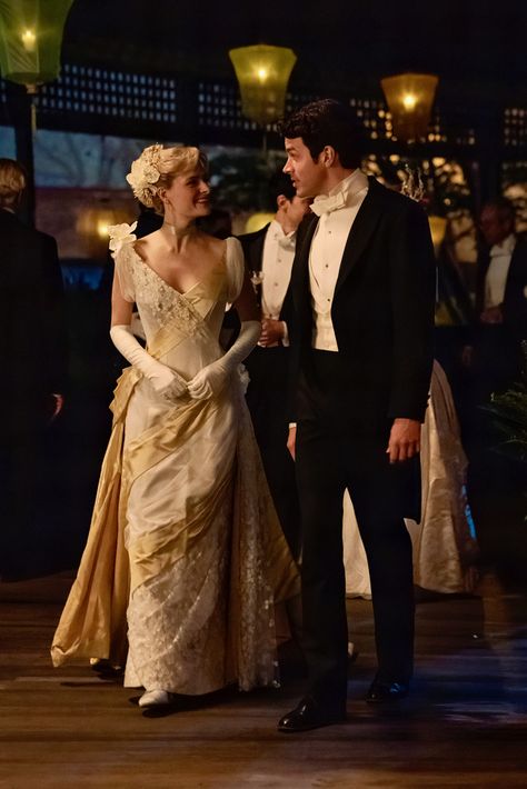 Louisa Jacobson and Harry Richardson in The Gilded Age (2022) The Gilded Age Hbo, Harry Richardson, Gilded Age Fashion, High Low Ball Gown, The Gilded Age, Promotional Photos, American Princess, Period Outfit, Gilded Age