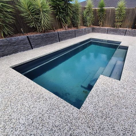 Terrazzo Pool Deck, Epoxy Pool Deck, Concrete Slabs Around Pool, Pebblecrete Pool Colours, Exposed Aggregate Pool Deck, Aggregate Concrete Pool Deck, Cantilevered Concrete Pool Coping, Pool Exposed Aggregate, Pool Area Landscaping