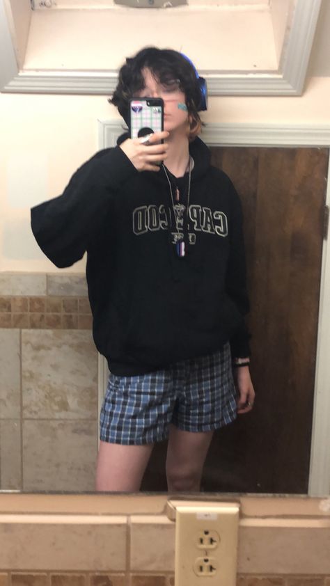 Trans Guy Style, Simple Trans Masc Outfits, Skirt Masc Outfit, Trans Masc Bathing Suit, Gender Fluid Outfits Aesthetic, Masc 80s Outfits, Outfits For Transmen, Trans Masculine Outfits, Ftm Swimwear