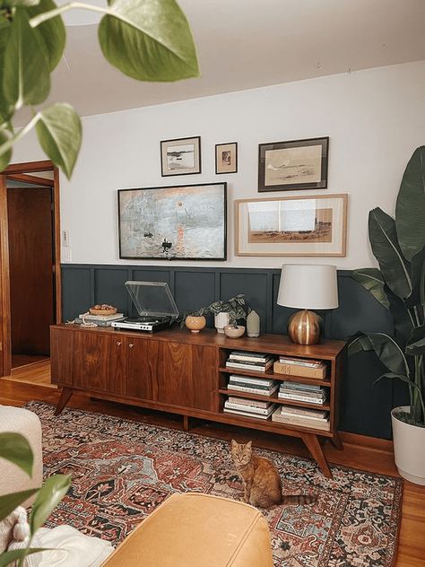 Mcm Living Room, Mid Century Room, Mid Century Modern Interior Design, Mid Century Interior, Mid Century Ranch, Green Diy, Room Aesthetics, Mid Century Living Room, Mid Century Modern Living