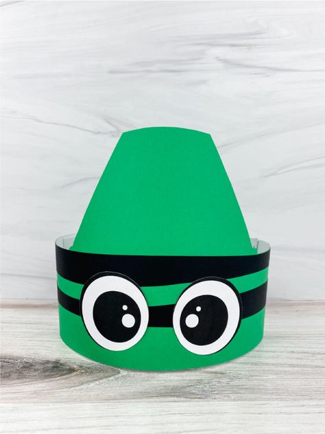 Crayon Crown Diy, Green Crayon Costume, Crayon Hat Template, Crayon Hat Template Free Printable, How To Make A Crayon Hat, Crayon Hats, Crayon Hat Diy, The Day The Crayons Quit Costume, Crayon Costume Teacher