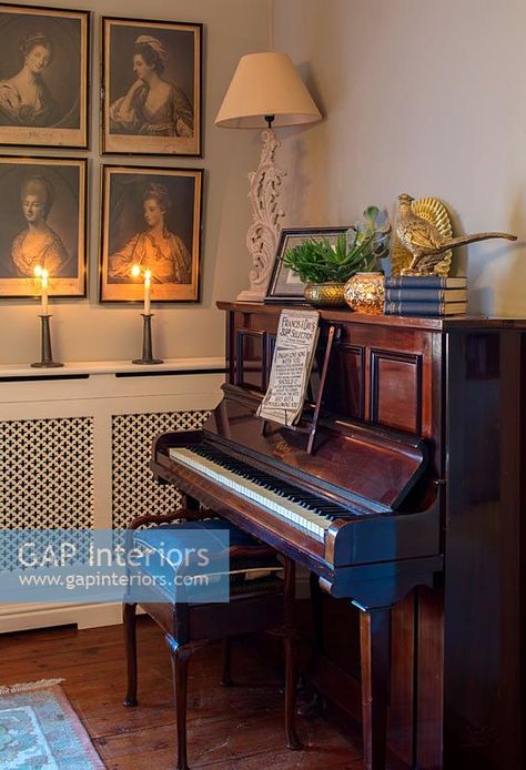 Upright piano in classic dining room Upright Piano Dining Room, Piano Dining Room, Upright Piano Decor, Piano Space, Bungalow Kitchen Remodel, Piano Upright, Piano Room Decor, English Dining Room, Piano Aesthetic