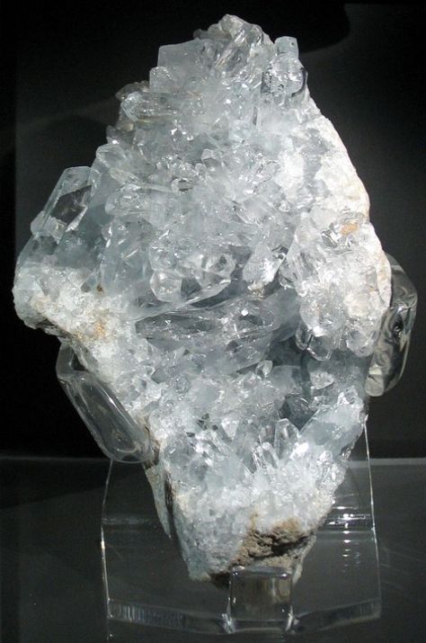 Celestite- A stone for mental activities, such as complex ideas. Brings calmness and harmony in times of despair. Helps personal creative expression Celestite Crystal, Gemstone List, Crystal Therapy, Cool Rocks, Mineral Stone, Rocks And Gems, Gems And Minerals, Stone Rocks, Crystals Minerals