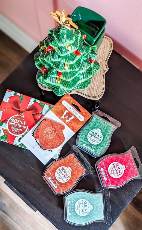 Scentsy Christmas, Scentsy Oils, Cottage Wreath, Scent Warmers, Scentsy Consultant Ideas, Scented Wax Warmer, Scentsy Scent, Christmas Cottage, Home Body