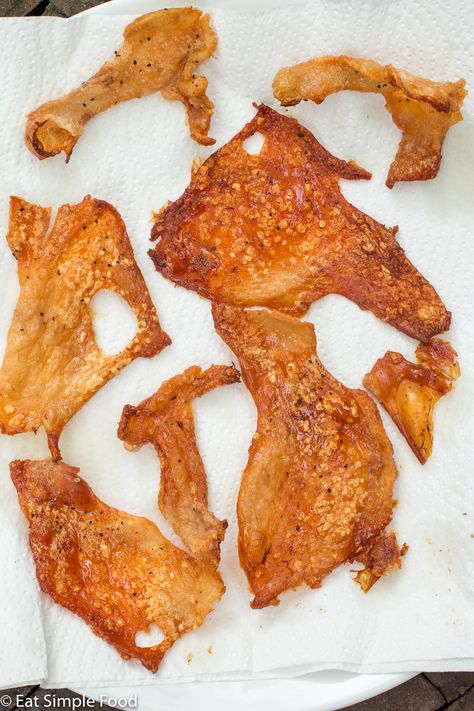 Easy Crispy Roasted Chicken Skins (Cracklings) Recipe - Eat Simple Food Baked Chicken Skin, Crispy Skin Chicken, Fried Chicken Skins, Air Fryer Chicken Skin, Chicken Skins, Fried Chicken Skin Recipe, Crispy Chicken Skin Recipes, Chicken Skin Recipes, Crispy Chicken Skin In Oven