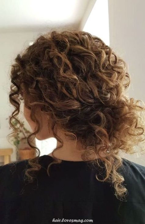 Curly Hair Bridal, Curly Hair Up, Long Natural Curly Hair, Short Bridal Hair, Short Natural Curly Hair, Dyed Curly Hair, Natural Curly Hair Cuts, Naturally Curly Hair, Curly Hair Updo