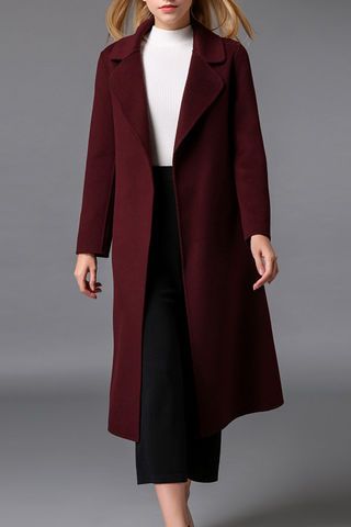 Maroon Coat Outfit Winter, Wine Red Coat Outfit, Burgundy Long Coat Outfit, Burgundy Coat Outfit Winter, Looks Kimono, Maroon Coat Outfit, Burgundy Coat Outfit, Curvy Winter Outfits, Burgundy Outfits