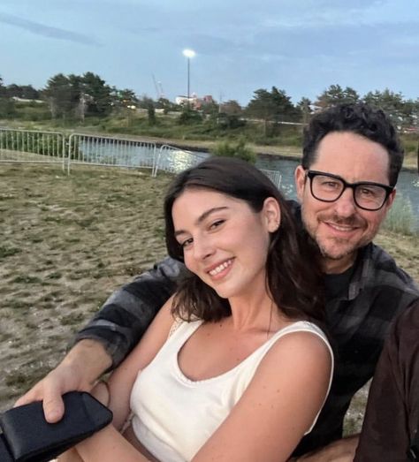 Gracie Abrams Family, Fan Photos With Celebrities, Dad And Girl Aesthetic, Dad Core, Gracie Slaybrams, Gracie Core, Jj Abrams, Love Of My Live, Good Riddance