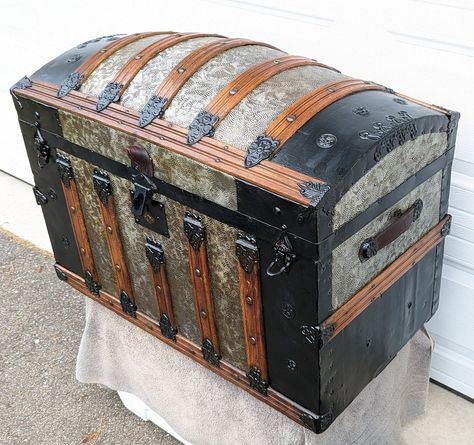 Antique trunk decor