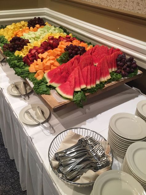 Wedding Fruit Platter Ideas, Fruit Table Decorations Party Ideas, Fruit And Salad Bar Wedding, Catering Fruit Display, Fruit And Cheese Platter Wedding, Wedding Fruit And Veggie Display, Fruit Station Wedding, Fruit Table For Party, Fruit Stand Party