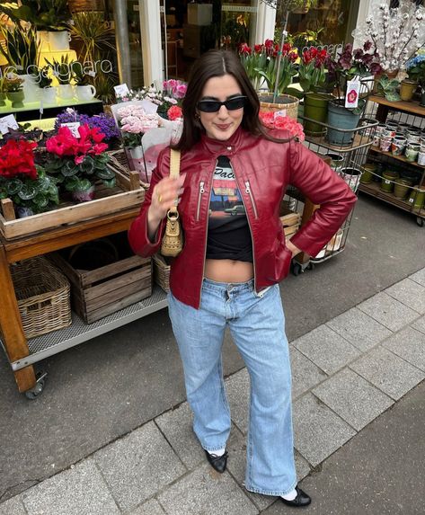 Red Biker Jacket Outfits, Red Leather Jacket Outfit, Biker Jacket Outfit, Madrid Outfits, Red Jacket Leather, Leather Jacket Outfit, Girly Fits, Burgundy Outfit, Outfit 90s