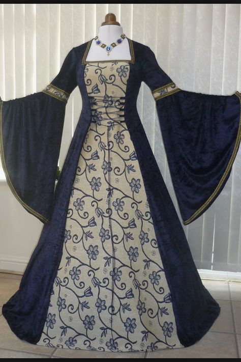 My 1st favorite Medieval Wedding Dress, Medieval Gown, Medieval Wedding, Old Fashion Dresses, Medieval Dress, Medieval Clothing, Fairytale Dress, Long Sleeve Casual Dress, Dresses Cocktail