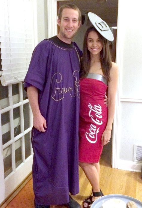 Great and easy tutorial for DIY Crown and Coke Couples Halloween costumes! Crown And Coke, Coke Costume, Diy Halloween Couples, Diy Adult Halloween Costumes, Costumes Faciles, Cardboard Costume, Diy Couples Costumes, Best Couples Costumes, Easy Diy Costumes