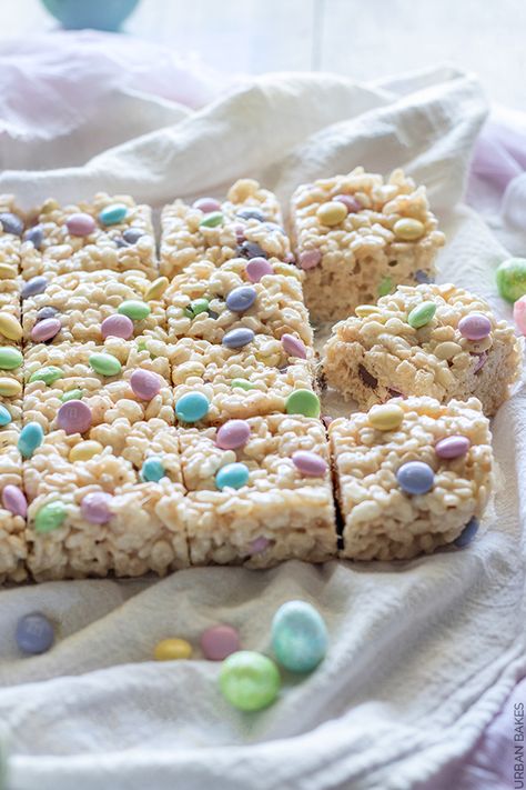 Brown Butter Rice Krispies Treats for Easter | URBAN BAKES Speckled Egg Cake, Brown Butter Rice, Treats For Easter, Easter Rice Krispie Treats, Rice Krispies Cereal, Easter Deserts, Rice Krispie Squares, Chocolate Apple, Crisp Recipes