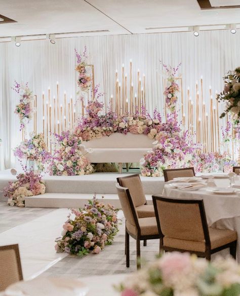 Floral Stage Decoration For Wedding, Shaadi Stage Decor, Wedding Stage Pakistani, Indian Reception Stage Decor, Nikkah Stage Decoration, Wedding Stage Backdrop Elegant, Wedding Stage Decorations Elegant, Elegant Wedding Backdrop, Dekor Pelaminan