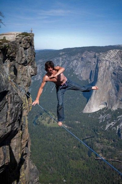 Extreme Adventure, Living On The Edge, Kamikaze, Jolie Photo, Extreme Sports, Photo Images, Rock Climbing, Dean, Climbing