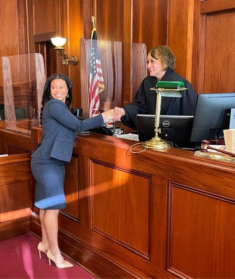 Barrister Aesthetic Female, Attorney Outfits Woman Aesthetic, Law Firm Internship Aesthetic, Graduating Law School Aesthetic, Lawyer Astethic Female, Judge Aesthetic Female Court, Law School Aesthetic Black Women, Immigration Lawyer, Law School Aesthetic Outfit