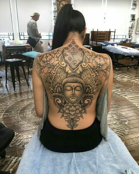 Back Tattoo Women Full, Beauty Spirituality, Mujeres Tattoo, Backpiece Tattoo, Tato Minimal, Buddha Tattoo Design, Polynesian Tattoos, Buddha Tattoos, Back Piece Tattoo