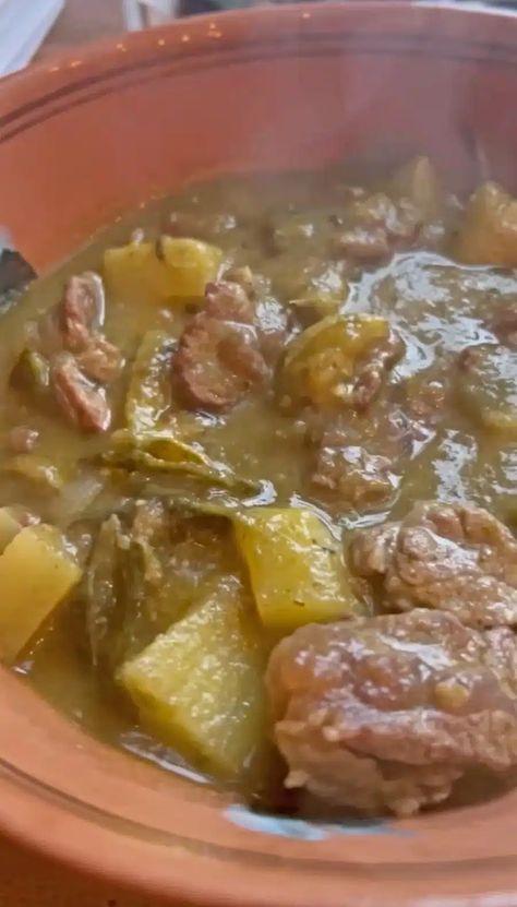 Carne en Salsa Verde or Mexican Beef Stew in Green Salsa – Familia Kitchen Best Stew Meat Recipes, Mexican Dishes With Beef, Salsa Verde Ground Beef, Beef Chile Verde Recipe, Beef Chili Verde Recipe, Beef Chile Verde, Mexican Stew Meat Recipes, Mexican Guisados, Salsa Verde Beef