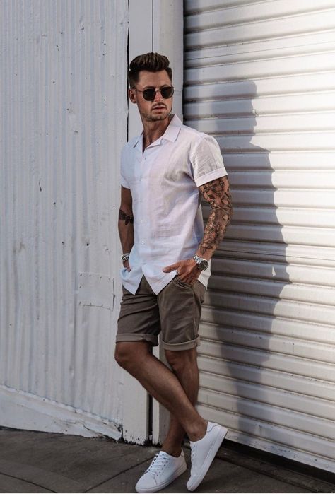 Short Sleeve Polo Outfit, Mens Summer Business Casual, Button Down With Shorts, Leather Sneakers Outfit, Casual White Shoes, Sneakers Outfit Men, Puma Outfit, Handsome Male Models, Polo Outfit