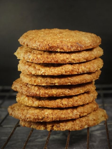 Nut Biscuits Recipes, Ginger Buiscits Recipes, Oat Biscuits Recipe, Oat Biscuit Recipe, Ginger Cakes, Oats Cookies, Oat Biscuits, Healthy Biscuits, Stem Ginger