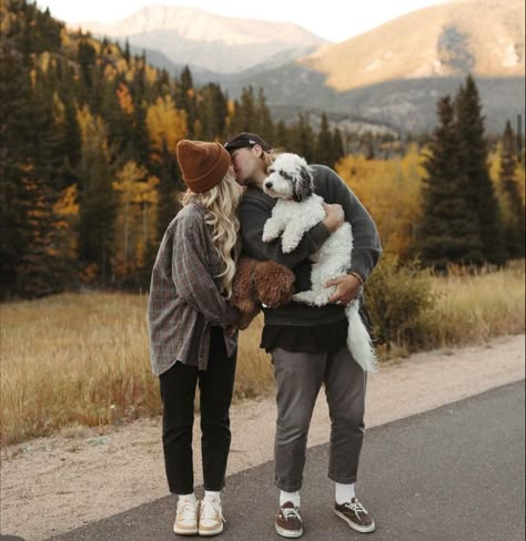 Ashtyn Bodensteiner, Fall Couple Outfits, Casual Family Photos, Granola Mom, Mountain Family Photos, Outdoorsy Couple, Vintage Shirt Dress, Couple Fits, Hiking Outfits