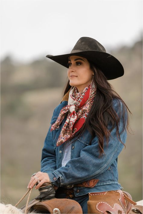 Western Wild Rags Photoshoot - Elizabeth Hay Photography Denim Shirt Cowgirl Outfit, Western Rider Outfit, Wild Rags How To Wear, Ranching Outfits, Ranch Outfits For Women, Wild Rag Outfits, Wild Rags Outfits, Cowboy Girl Outfits, Ranch Women