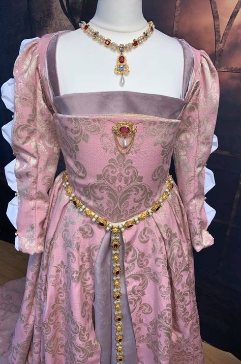 Pink Tudor Dress, Pink Medival Dresses, Tudor Era Dress, Tudor Bodice, Pink Medieval Dress, Game Of Thrones Dress, Middle Ages Clothing, Tudor Gown, Victorian Era Dresses