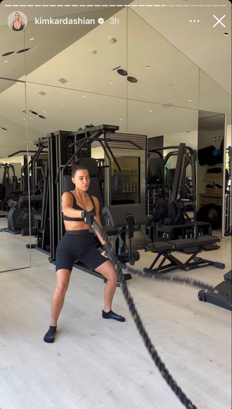 Kim Kardashian Home Gym, Kim K Home, Kim Kardashian Gym, Kardashian Gym, Kardashian Mom, Kardashian Houses, Kim Kardashian House, Kim Kardashian Home, Kardashian House