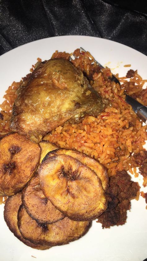 Jollof rice chicken plantain Jollof And Plantain, Jollof Rice And Plantain, Jollof Rice Nigerian With Chicken And Plantain, Jollof Rice Ghanaian, Jollof Rice And Chicken, Jollof Rice Nigerian, Inspiring Movies, Ghanaian Food, African Recipes Nigerian Food