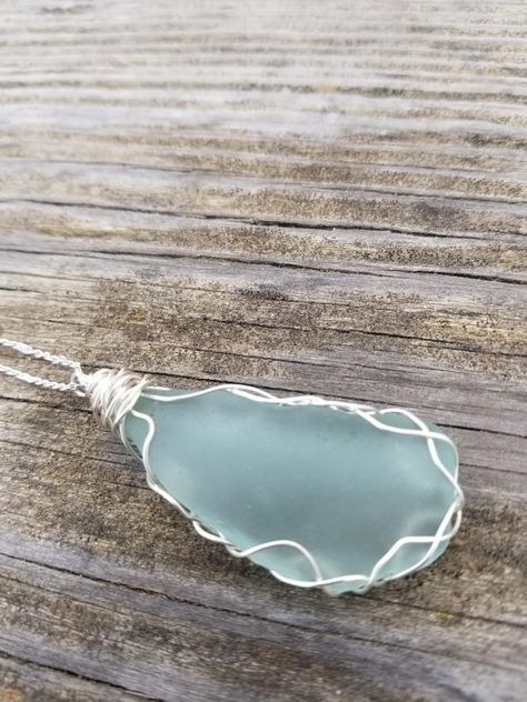 Sea Glass Necklace Wire Wrapped, Seaglass Necklace Diy, Seaglass Jewelry Diy, Wire Wrapped Sea Glass Jewelry, Sea Glass Jewelry Diy, Sea Glass Crafts Jewellery, Wire Jewelry Patterns, Seaglass Jewelry, Elizabeth Jewelry