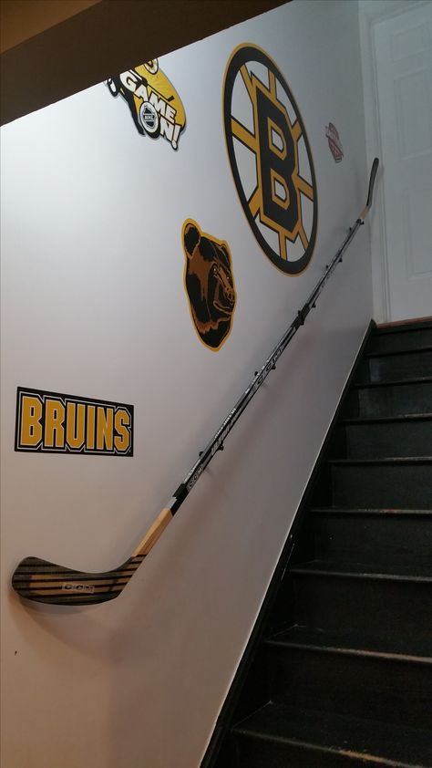 Hockey stick rails.. Hockey Themed Room, Hockey Stick Furniture, Hockey Stick Crafts, Hockey Man Cave, Diy Baby Boy, Hockey Room Decor, Hockey Diy, Hockey Crafts, Hockey Bedroom