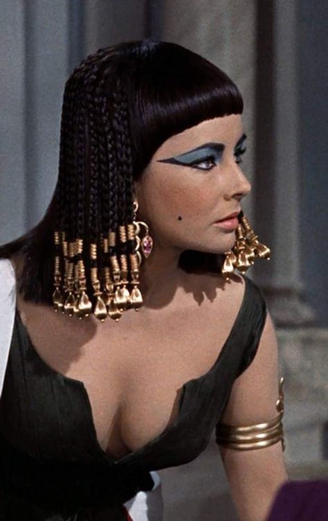 Elizabeth Taylor Makeup, Egyptian Make Up, Cleopatra Hair, Egypt Makeup, Cleopatra Makeup, Elizabeth Taylor Cleopatra, Egyptian Makeup, Egyptian Beauty, Egyptian Women