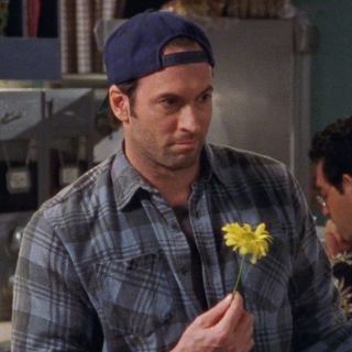 Sh. (@urbunny11) • Instagram photos and videos Luke Danes Aesthetic, Luke Gilmore, Gilmore Girls Season 1, Gilmore Girls Luke, Luke Danes, Icons Pfp, Gilmore Girls, Season 1, Instagram Photos