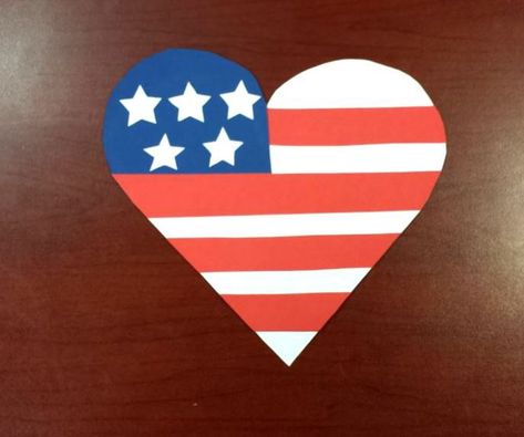 American Flag Heart Labor Day Crafts, American Flag Crafts, Camping Crafts For Kids, Easy Labor, Blackboard Art, Cardstock Crafts, Preschool Winter, Flag Crafts, Paper Blog