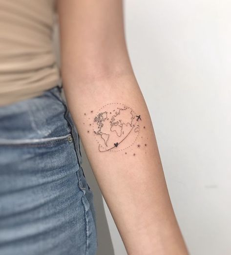 World Travel Tattoos, Travel Tattoo Ideas, World Map Tattoos, Tiger Tattoo Sleeve, Globe Tattoos, Map Tattoo, Travel Tattoos, Animal Tattoo Ideas, Petit Tattoo