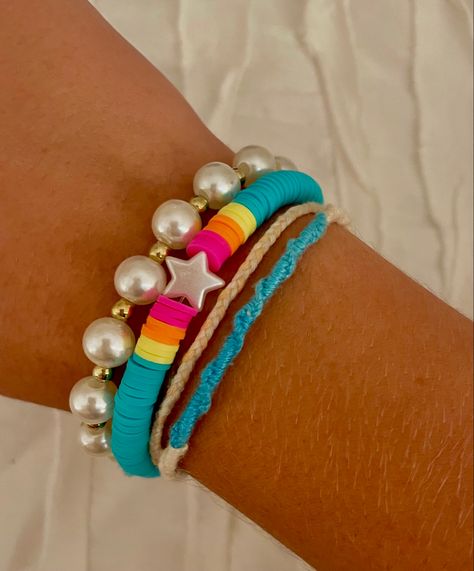 Bracelets With Beads, Make Clay Beads, Colorful Bead Bracelets, Ankle Bracelets Diy, Clay Bead Necklace, Beaded Braclets, Preppy Bracelets, Preppy Jewelry, Clay Bracelet