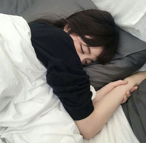 Sun Aesthetic, Perfect Husband, Korean Ulzzang, Girl Sleeping, Relationship Goals Pictures, Night Routine, Boyfriend Pictures, Ulzzang Girl, Aesthetic Girl