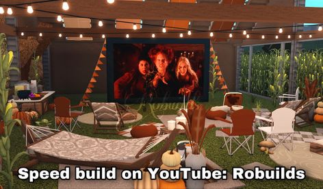 Fall Bloxburg Backyard, Bloxburg Outdoor Movie Theater, Bloxburg Festival Ideas, Pumpkin Patch Layout Bloxburg, Bloxburg Fall Town Layout, Fall Cafe Aesthetic Bloxburg, Bloxburg Halloween Carnival Layout, Bloxburg Halloween Carnival, Halloween Theme Park Bloxburg