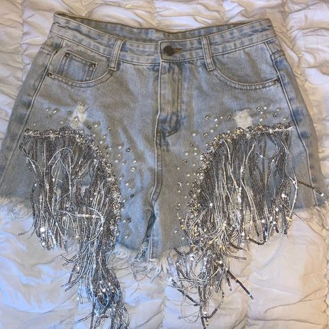 These Are Super Cute Sparkly Fringe And Pearl Denim Shorts. Never Worn, Size Large I Would Say It Fits Like A 27/28. Unfortunately Got The Wrong Size And Wasn’t Able To Return Them. Denim Crafts Diy, Diy Fashion Accessories, Denim Crafts, Crafts Diy, Diy Fashion, Jean Shorts, Denim Shorts, Super Cute, Fashion Accessories