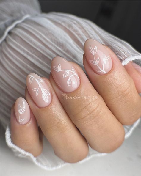 30 Elegant Wedding Nail Art Designs for any Kind of Wedding Fancy Manicure, Bridal Nail Design, Weding Nails, Wedding Nail Art Designs, Wedding Nail Designs, Elegant Wedding Nails, Wedding Nail Art, Bridal Nails Designs, Bridal Nail